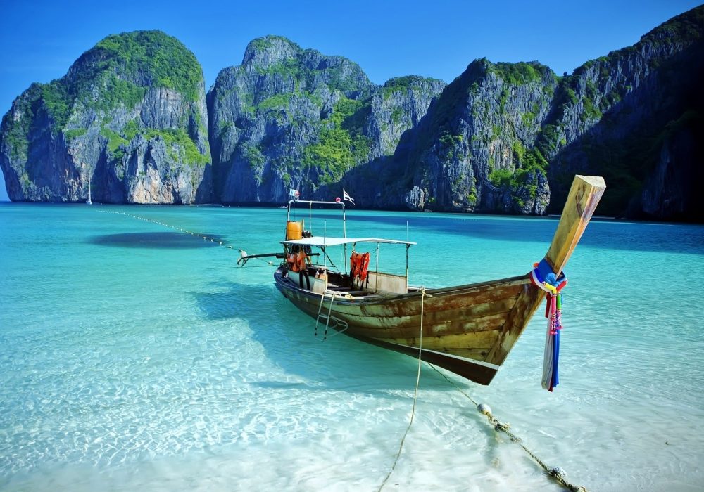 Maya Bay, Koh Phi Phi Ley, Thailand.